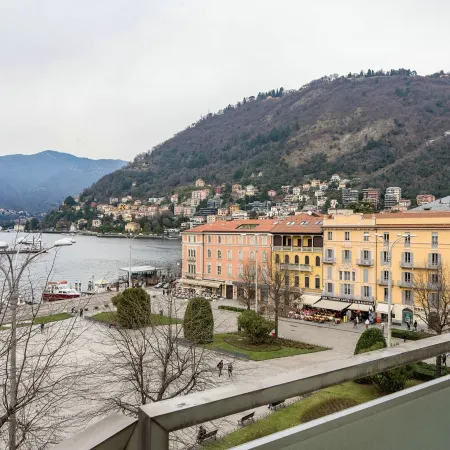Piazza Cavour Lake View - by Myhomeincomo