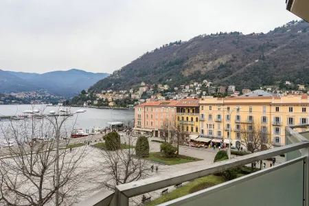 Piazza Cavour Lake View - by Myhomeincomo