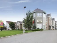 Super 8 by Wyndham Quebec City Hotels near Québec City Jean Lesage International Airport