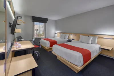 City Express by Marriott Tijuana Río Hotels near Tamarindo
