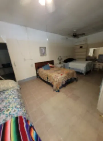 Pan Am Industry Building - Plenty of outside space