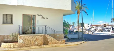 Beautiful T2 Standing on the water, beach walk, 2 terraces, full center Отели рядом с достопримечательностью «Windoor Real Fly»