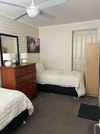 MANLYS LITTLE SECRET Отели рядом с достопримечательностью «Квинсклифф»