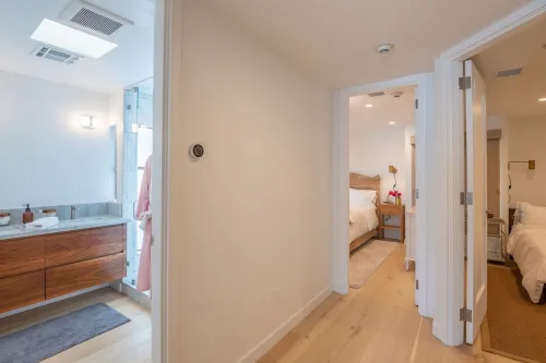 Carmel-By-The-Sea~~   Corner of Mission & 7th. ~~    2 Bedroom Luxury Apartment