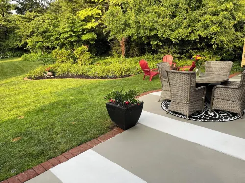 Enchanting Garden home,  Cozy yet spacious. Hotels in Springfield Township
