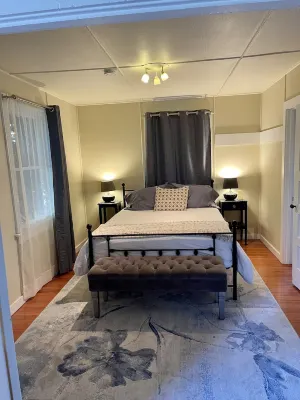 Mary's Place is a historic cottage with private garden in the center of town. Hotels near Richardson Grove State Park