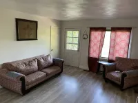 Cute 2BR Full Vacation Home near Spring River and Waterfall