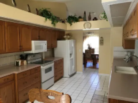Beautiful Home With Heated Pool In A Nice Neighborhood