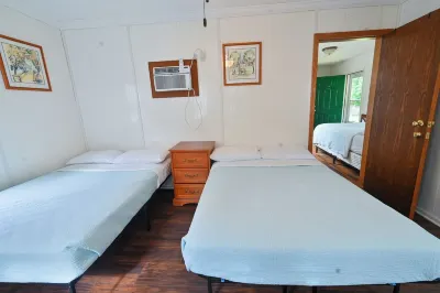 Three Bed  Sleeping Cabin
