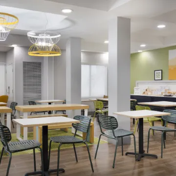 Spark by Hilton Guelph