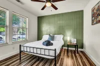 Magnolia Peaceful Vibes + Cozy Near Hospital Lemoore Base and centrally located
