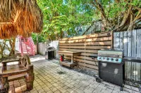 Well-Located & Equipped Beach Condo w/Shared Pool, Washer/Dryer, Free WiFi Hotels in Anna Maria