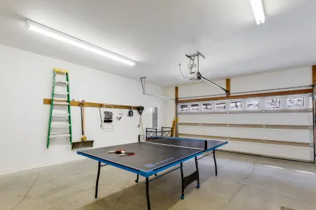 Stunning Long-Range Views and Game Room - Spacious Mountain Retreat Отели в г. Бич Маунтин