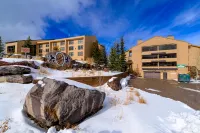 Ski-in Retreat Nestled Among Trees - WiFi, Near Lifts Hotels in Parowan