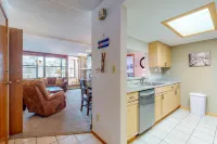 Center Village Studio w/ Sun Room, Kitchen, & Shared Hot Tub - Walk to Lift Hotels in Copper Mountain