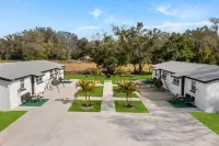 Peaceful Village Haven with Fire Pit - Tranquil Stylish Retreat Hotels in Hillsborough County