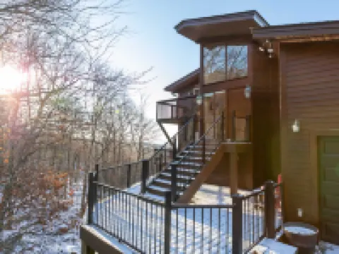 Spectacular Mountain Views and Hot Tub - Elegant Retreat