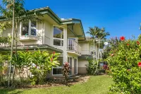 Stunning Golf Course Views and Resort Amenities - Elegant Hawaiian Retreat