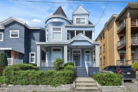 The Riverview Room on Beatty Отели рядом с достопримечательностью «Fox Chapel Golf Club»