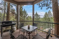 Private Hot Tub and Fireplace with Scenic Views - Stunning Retreat Hotel di Sunriver