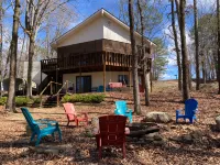 Serene Retreat - Spacious Living, Outdoor Deck, WiFi Hotels in Fairfield Bay