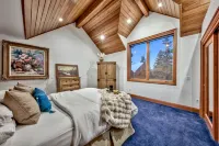 Breathtaking Lake Views and Stunning Pool - Luxurious Retreat