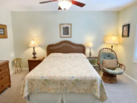 Charming Studio Retreat with Pool Access - Cozy Island Escape