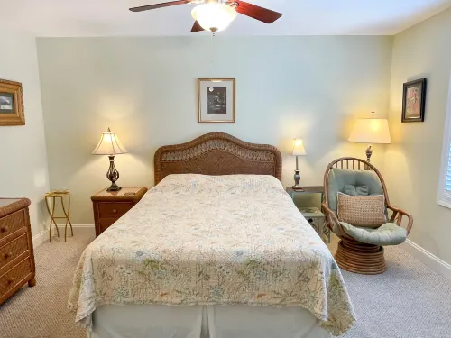 Charming Studio Penthouse with Deck and Pool Access - Cozy Retreat