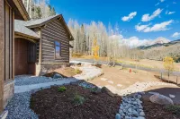 Luxury Amenities and Breathtaking Mountain Views - Exquisite Retreat