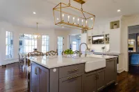 Gorgeous Estate with Game Room and Luxury Services - Exquisite Retreat