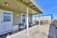 Ideally located dog-friendly home near the beach & town with gas grill & WiFi Hotels in Rockport