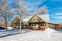 Lovely home with patio & yard - great central locale near fishing & skiing Hotels near Gunnison–Crested Butte Regional Airport