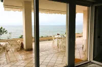 Villa Laura PT - directly by the sea