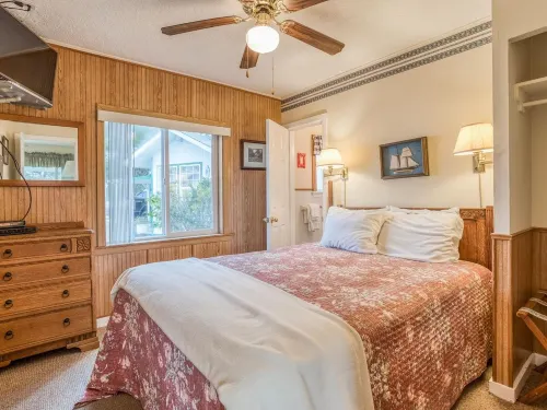 Cozy Suite with Full Kitchen and Outdoor Dining - Tranquil Ocean View Hotels in Otter Rock
