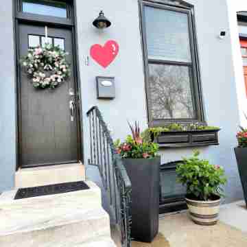 Cozy Home Away From Home Sleeps 8, has 3 bthrms, & lots of amenities to enjoy! Others