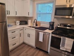 Downtown Marblehead 2brm/1.5bath w/ deck