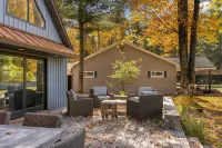Torch River Retreat 3Bdr Home with Dock Các khách sạn ở Clearwater Township