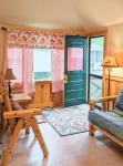 Hinckleys Dreamwood Cottages