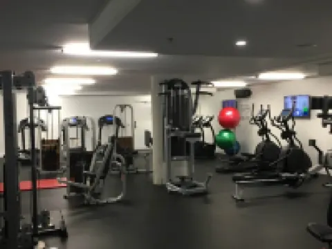 โรงแรมอเวนิว แคนเบอร์รา โรงแรมในBraddon