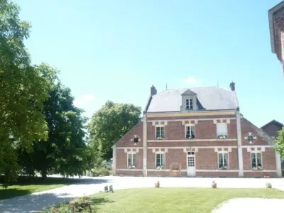Les 3 Tilleuls Hotels in Noyon