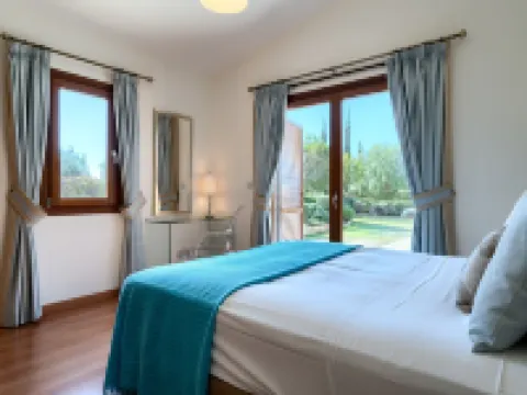 Villa Lara - 11, Spacious Villa with Large Garden and Private Pool on Aphrodite Hills Hotel di Kouklia