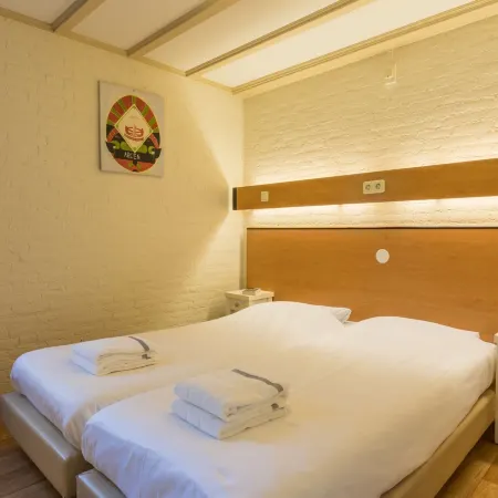 Cosy Bungalow with Microwave, in the Middle of de Maasduinen
