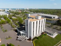 DoubleTree by Hilton Virginia Beach Hotels near Owl Creek