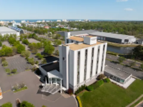 DoubleTree by Hilton Virginia Beach Hotels near Owl Creek