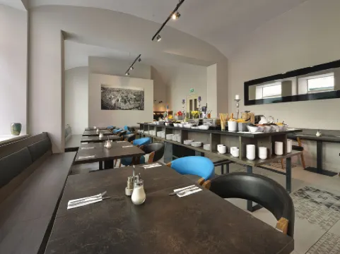 EA Hotel New Town Отели рядом с достопримечательностью «Галерея Вышеград»