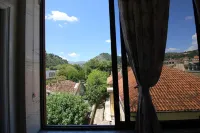 Hotel Orestiada - con vistas a la montaña
