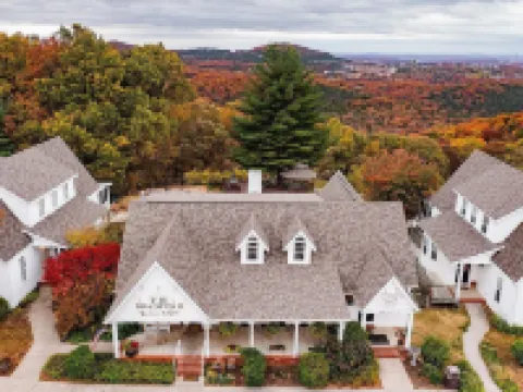 The Bradford Hotels in Stone County
