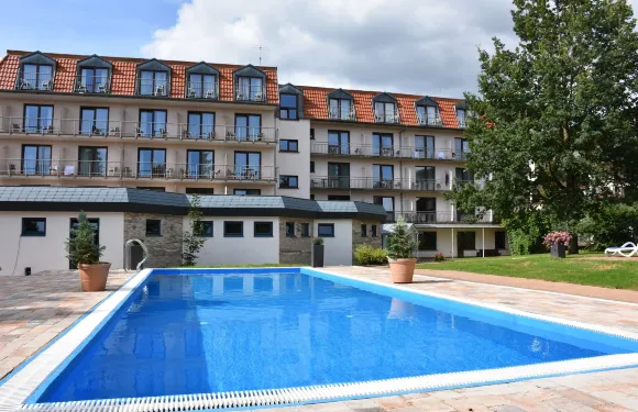 阿奎拉克斯康體及塔崗酒店