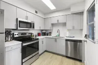 Contemporary Condo in Central Biltmore