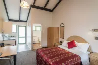 Dupont Motels Hotels in Porirua